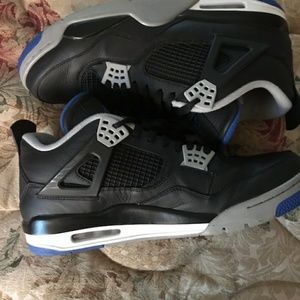Jordan 4s